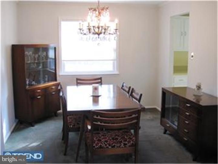 275 Burning Tree Road Delran, NJ 08075 - Photo 3 of 10 Dining Room