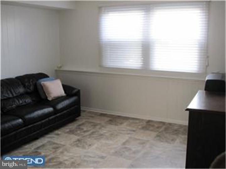 275 Burning Tree Road Delran, NJ 08075 - Photo 5 of 10 Family Room
