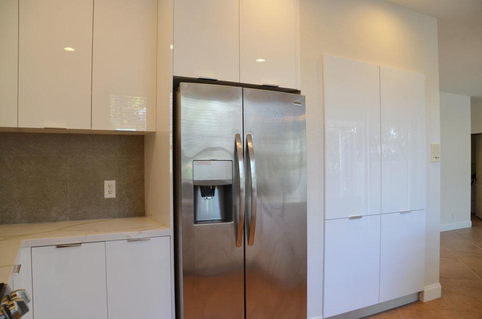 18258 Coral Chase Drive Boca Raton, FL 33498 - Photo 10 of 35 Kitchen