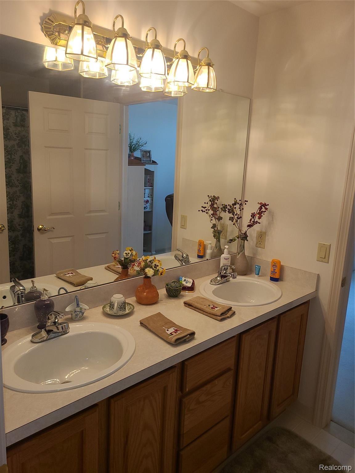 6742 Kennesaw Road Canton, MI 48187 - Photo 42 of 63 20210803_114735.jpg