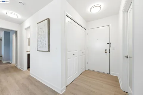$745,000 | 1075 Shell Boulevard, Unit 11, Foster City, CA 94404
