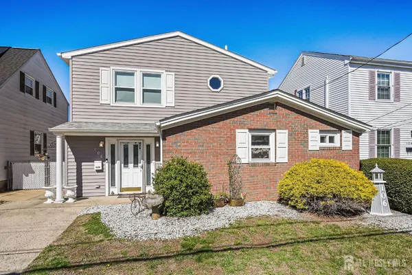 $689,000 | 106 Chingarora Avenue, Keyport, NJ 07735