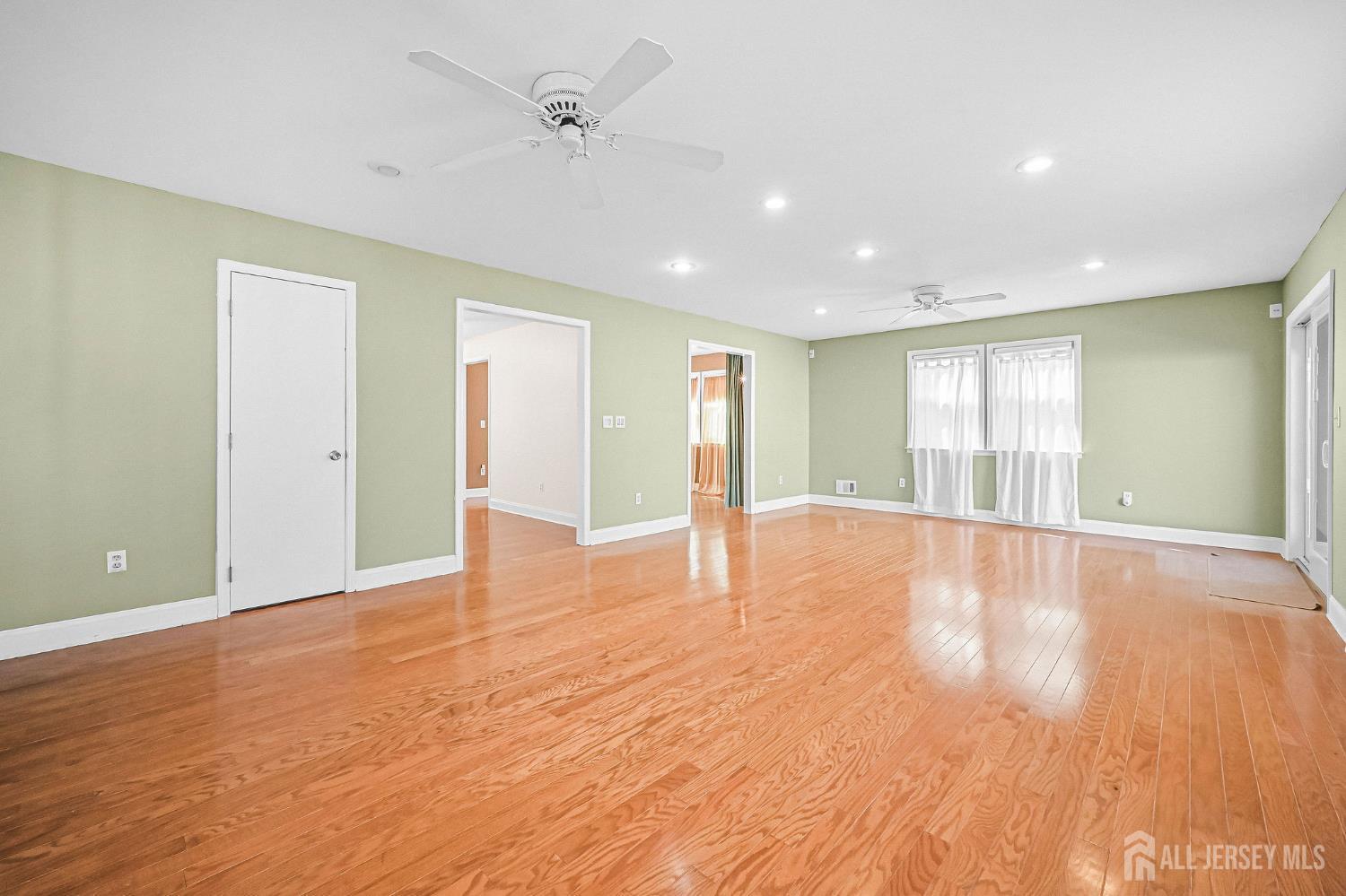 106 Chingarora Avenue Keyport, NJ 07735 - Photo 12 of 41