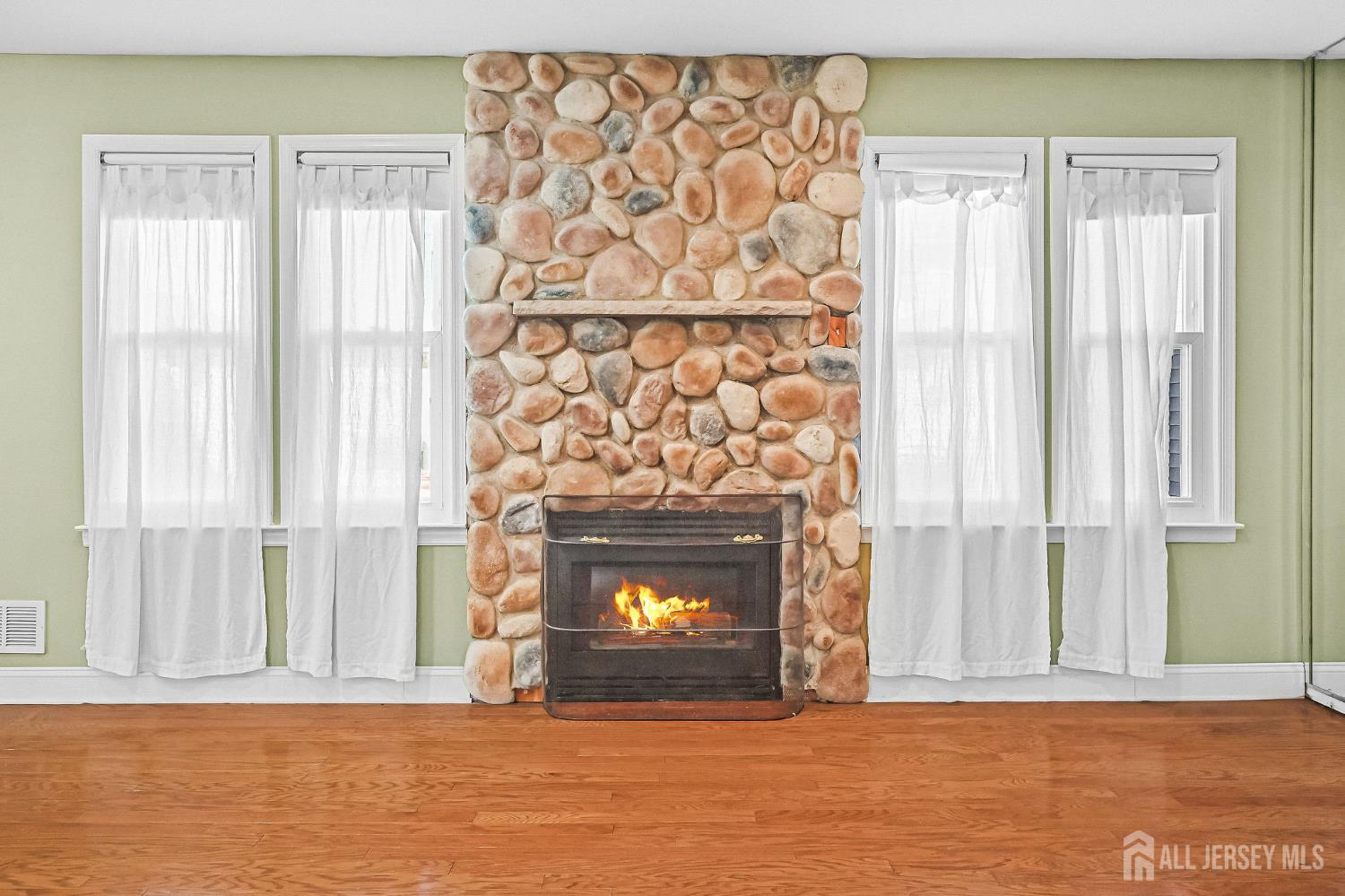 106 Chingarora Avenue Keyport, NJ 07735 - Photo 13 of 41