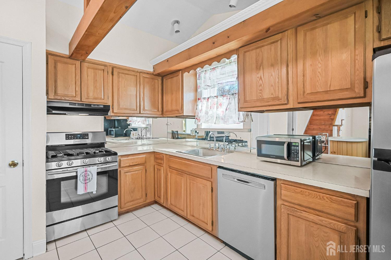 106 Chingarora Avenue Keyport, NJ 07735 - Photo 17 of 41