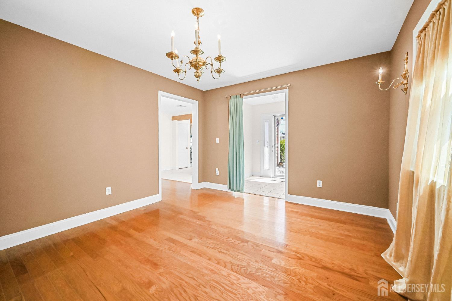 106 Chingarora Avenue Keyport, NJ 07735 - Photo 9 of 41