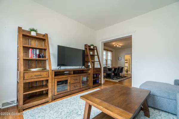 $3,300 | 41 Walton Street, Saratoga Springs, NY 12866