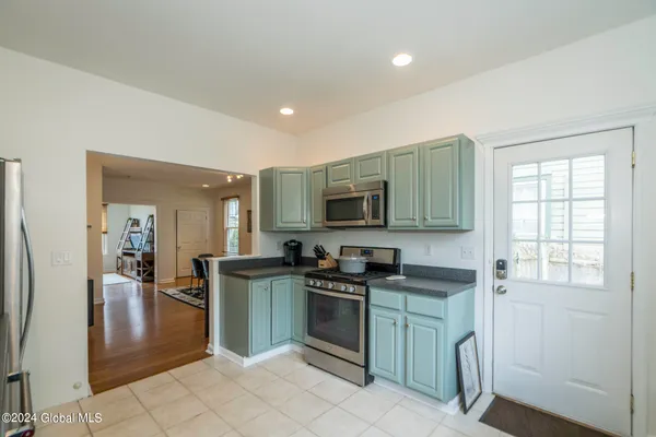 $3,300 | 41 Walton Street, Saratoga Springs, NY 12866