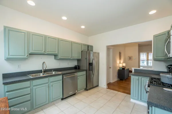 $3,300 | 41 Walton Street, Saratoga Springs, NY 12866