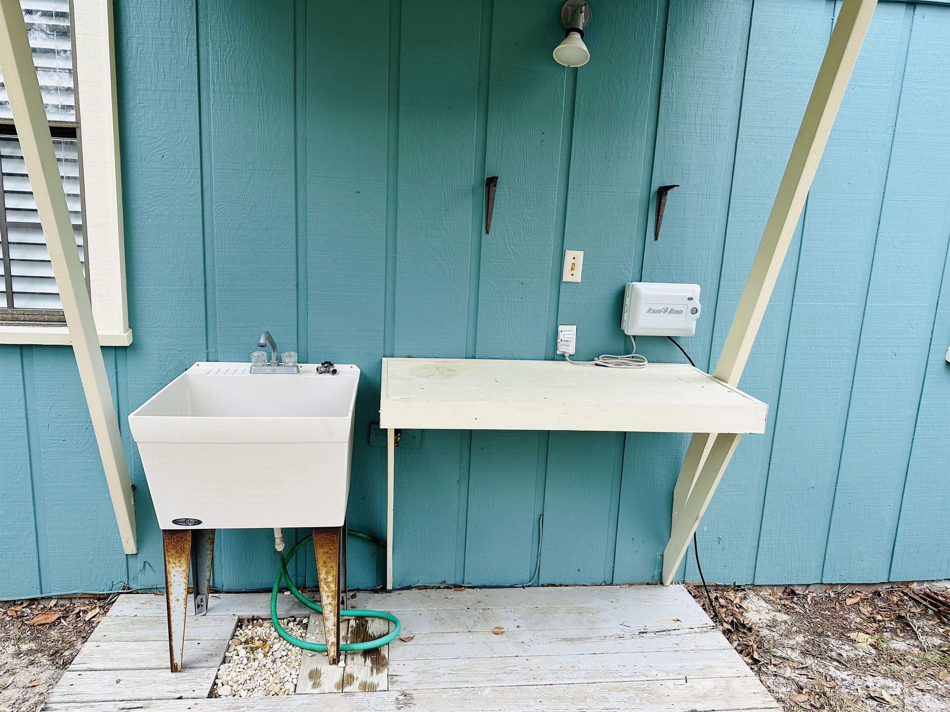 28396 Canal Road Orange Beach, AL 36561 - Photo 24 of 35 Fish cleaning station