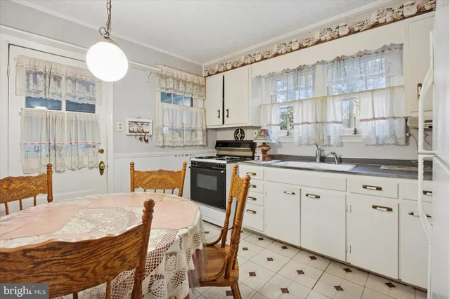 $385,000 | 1448 Victory Avenue, Westville, NJ 08093