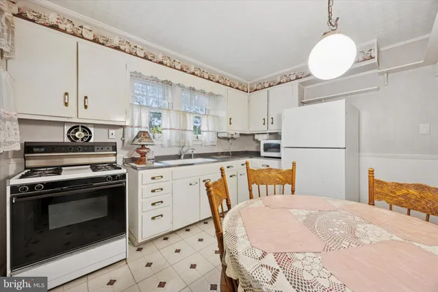 $385,000 | 1448 Victory Avenue, Westville, NJ 08093