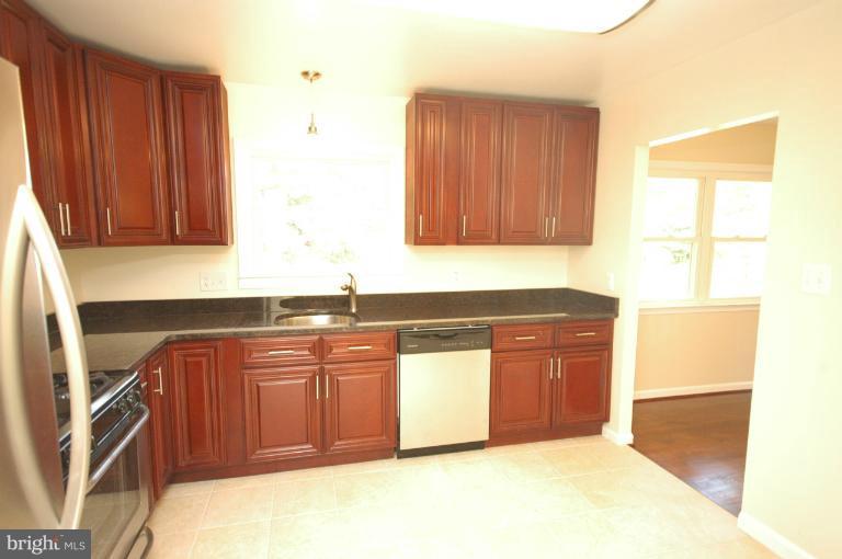 709 Poplar Road Sterling, VA 20164 - Photo 1 of 19 Kitchen