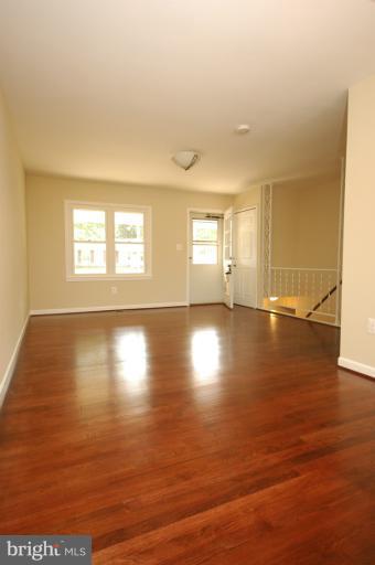 709 Poplar Road Sterling, VA 20164 - Photo 2 of 19 Dining Room