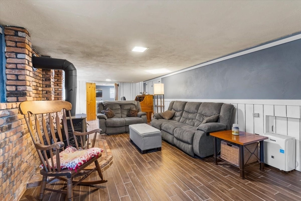 44 Vinedale Road Brockton, MA 02301 - Photo 23 of 36