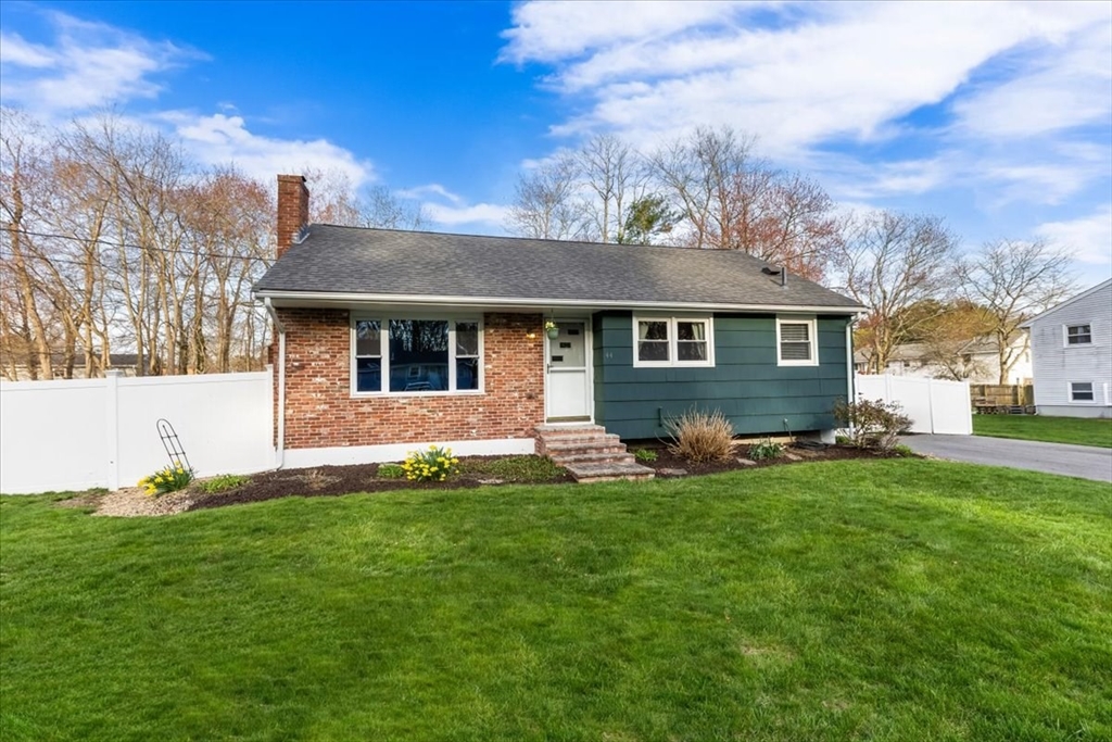 44 Vinedale Road Brockton, MA 02301 - Photo 4 of 36
