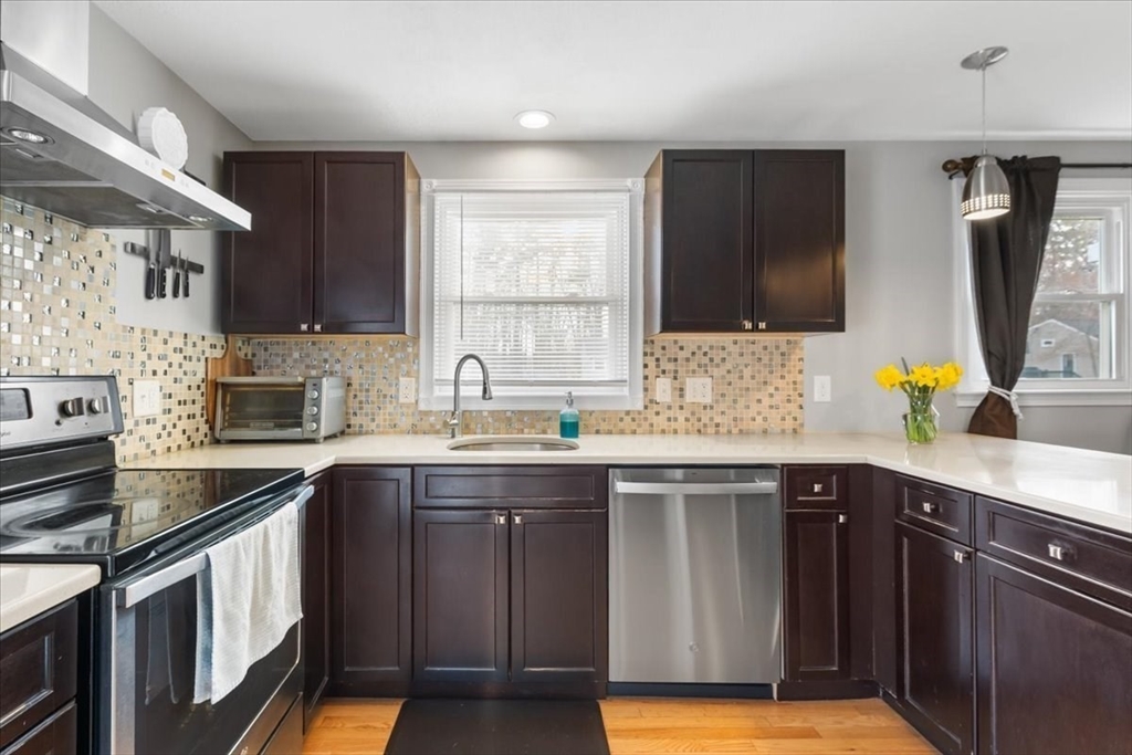 44 Vinedale Road Brockton, MA 02301 - Photo 5 of 36