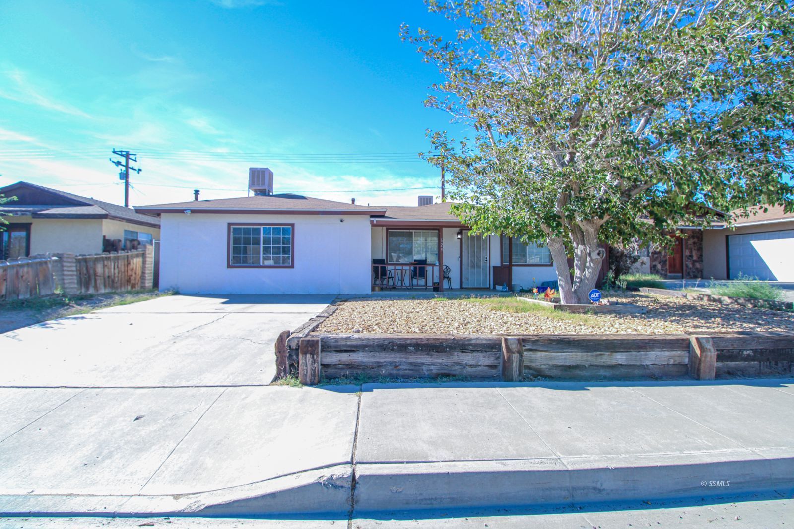 629 South Downs Street Ridgecrest, CA 93555 - Photo 2 of 33 Gallery Image 2