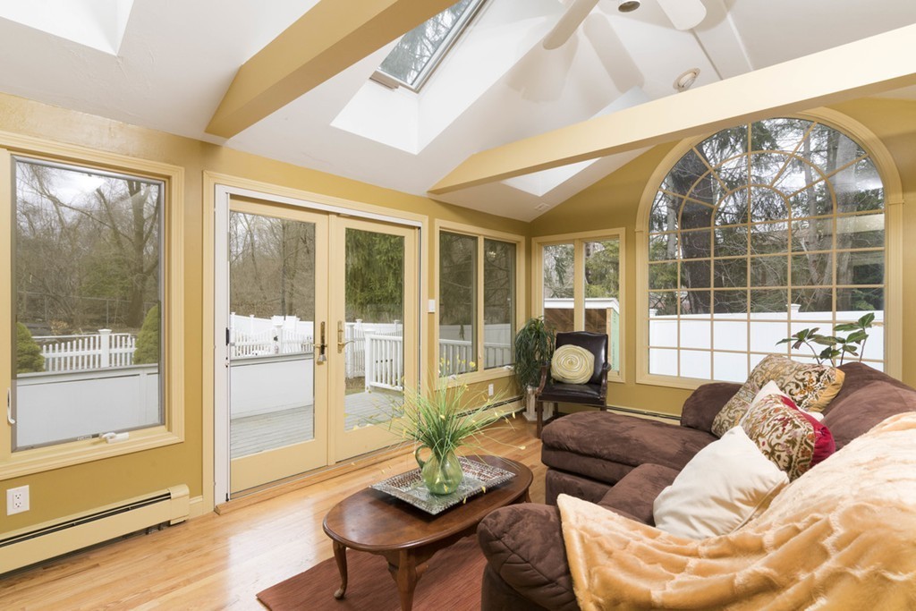 37 Berkeley Road Framingham, MA 01701 - Photo 9 of 29 Gallery Image 9