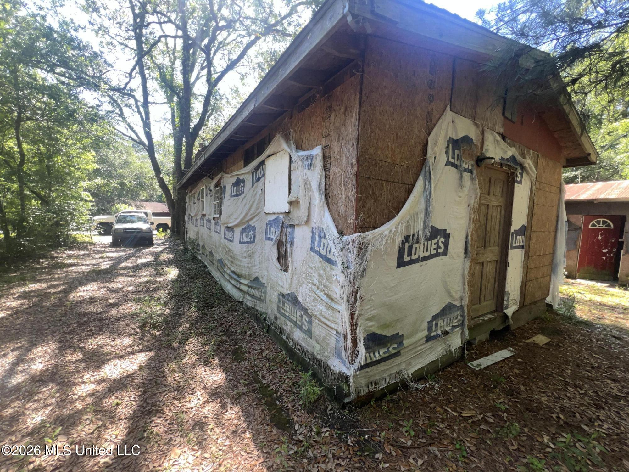 8317 Barron Road Moss Point, MS 39562 - Photo 4 of 18 IMG_3305