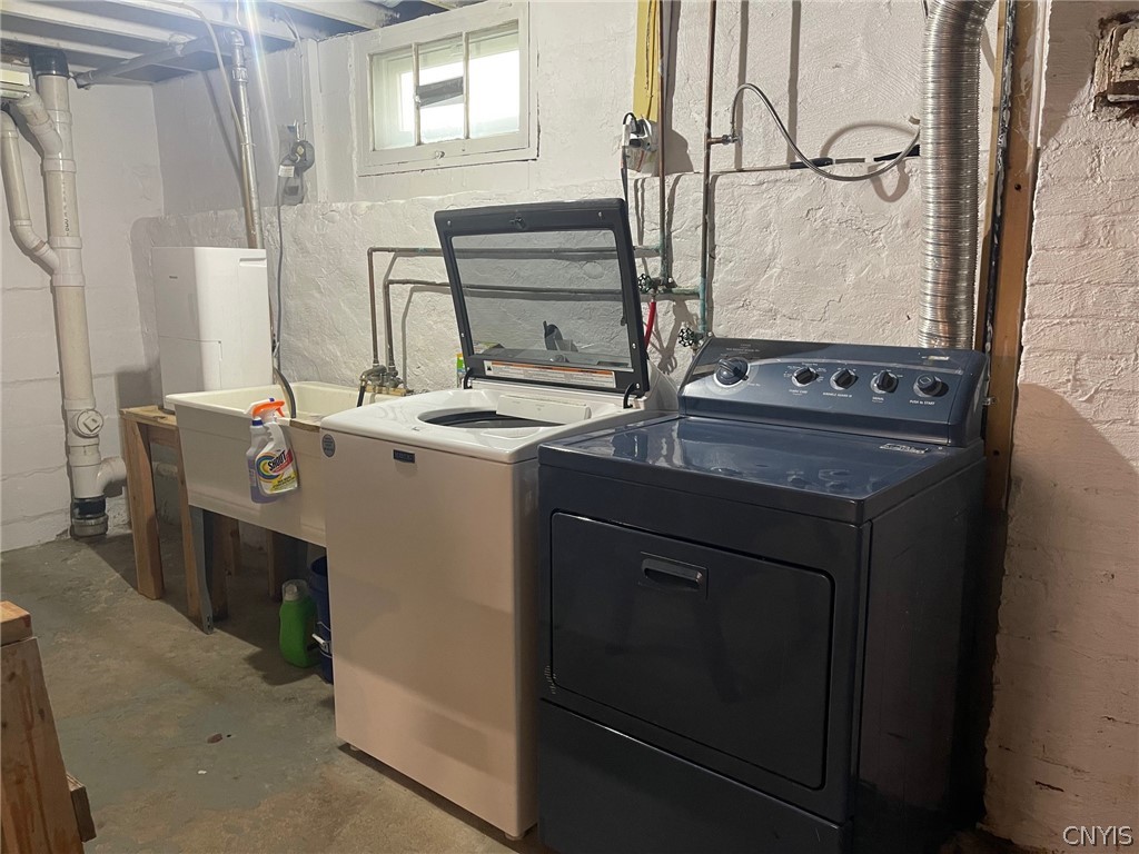 700 Elm Street Rome, NY 13440 - Photo 29 of 48 Laundry in basement - washer & dryer stay