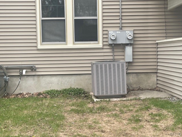 700 Elm Street Rome, NY 13440 - Photo 4 of 48 Central air for one unit