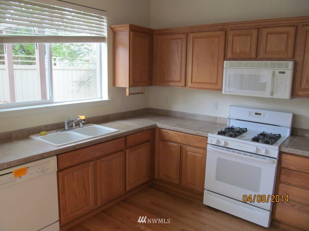 17814 110th Place Southeast Renton, WA 98055 - Photo 2 of 11 Gallery Image 2