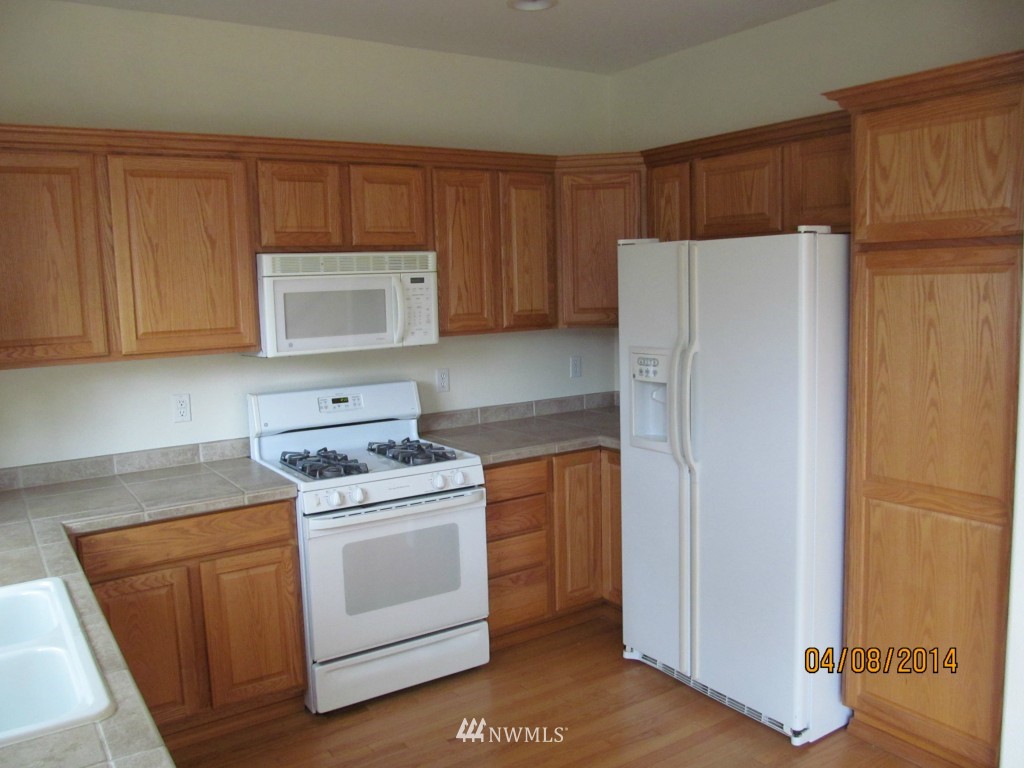 17814 110th Place Southeast Renton, WA 98055 - Photo 3 of 11 Gallery Image 3
