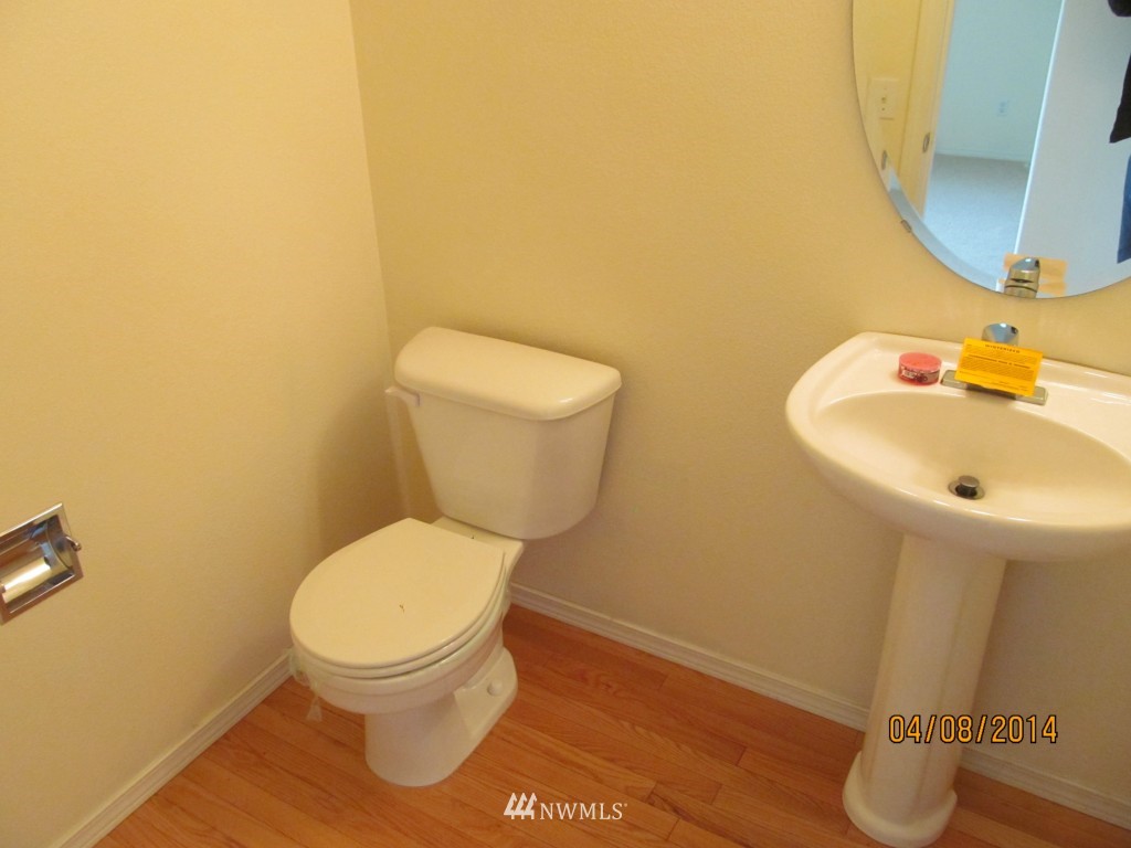 17814 110th Place Southeast Renton, WA 98055 - Photo 5 of 11 Gallery Image 5