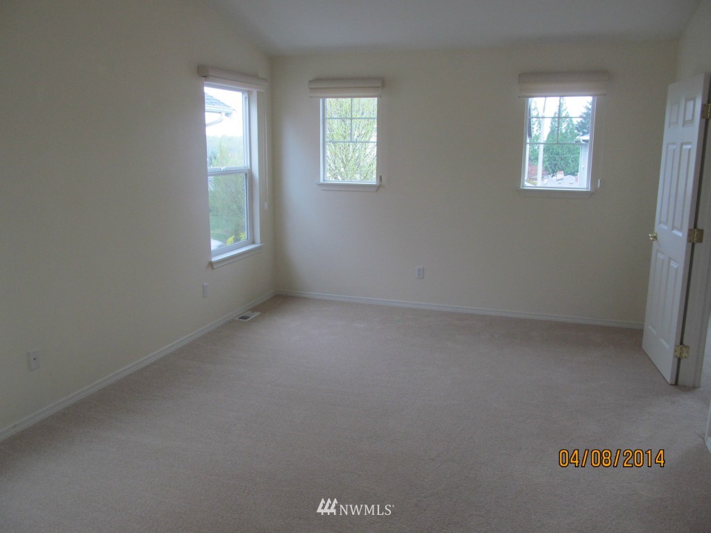 17814 110th Place Southeast Renton, WA 98055 - Photo 8 of 11 Gallery Image 8