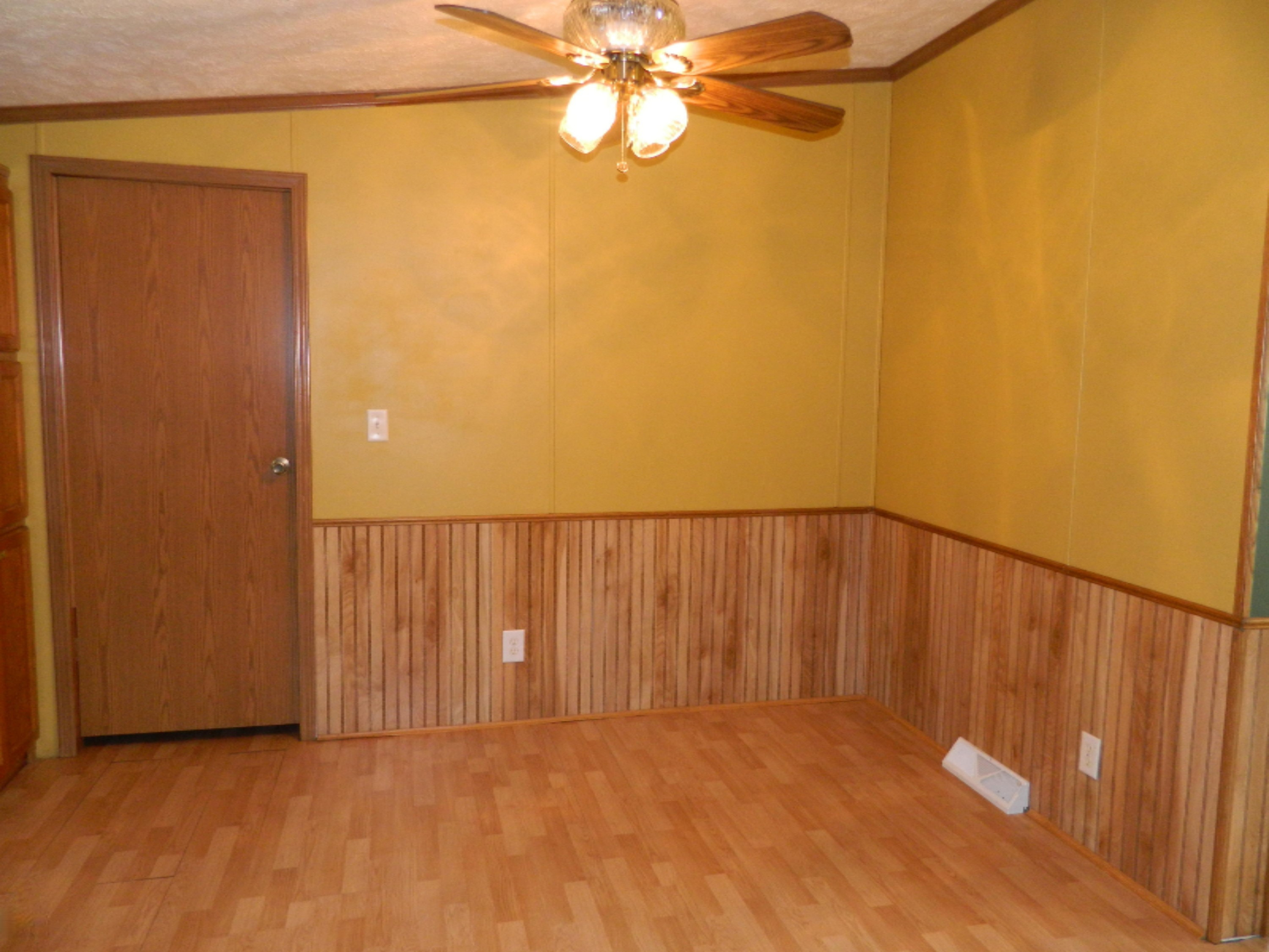 69211 Elkhart Road Edwardsburg, MI 49112 - Photo 8 of 15 Eating Area