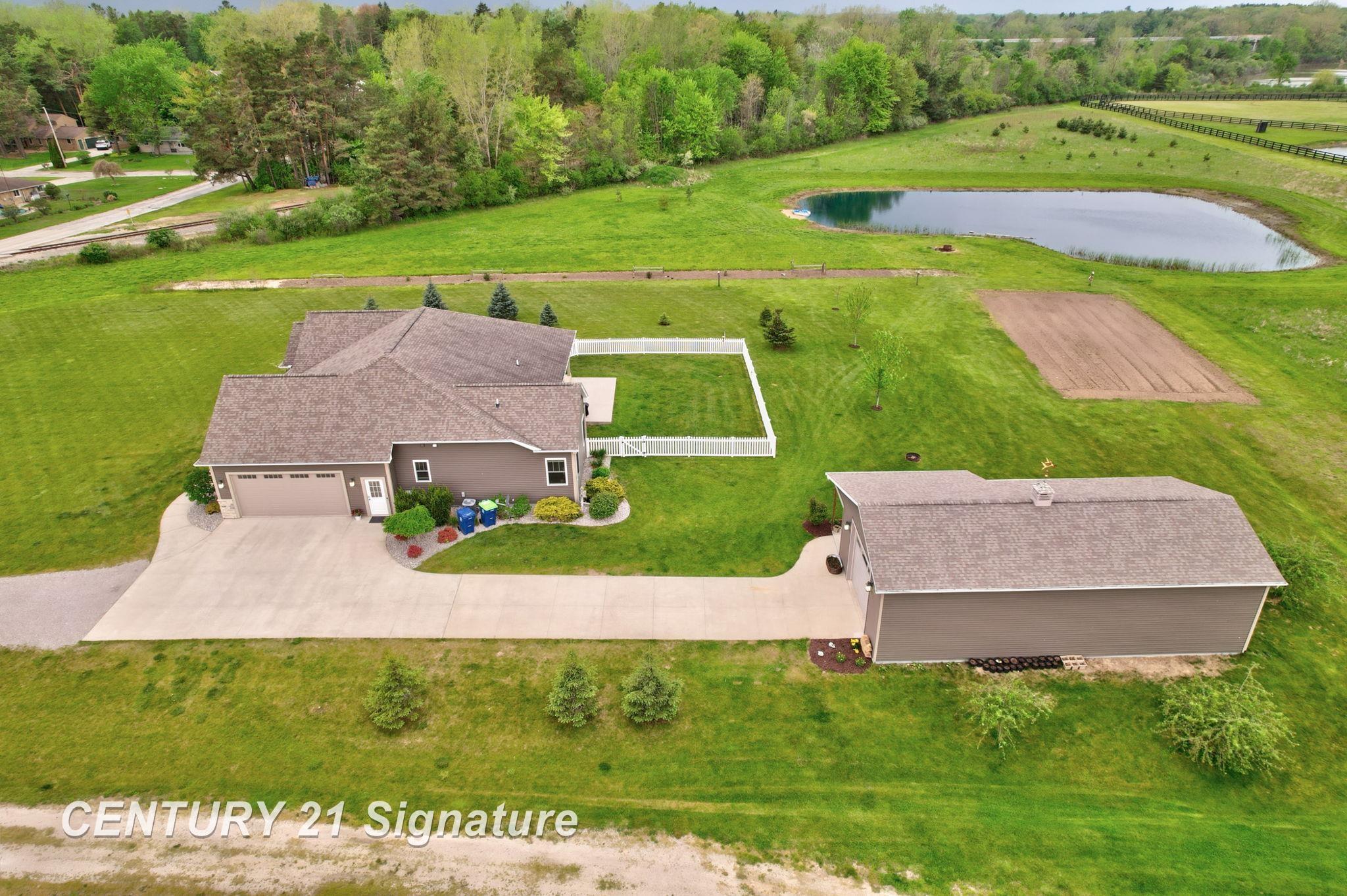 11056 Sarle Road Freeland, MI 48623 - Photo 72 of 80 50208910-2b1ccf7c-ed8b-4ce5-b7b2-1a912e9993f0.JPG