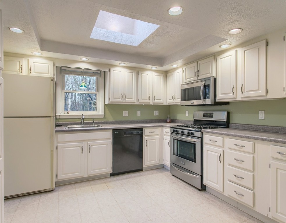 31 Dix Road Maynard, MA 01754 - Photo 8 of 26 Gallery Image 8