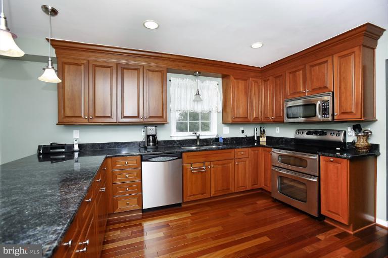 3129 Elmmede Road Ellicott City, MD 21042 - Photo 20 of 21 Kitchen