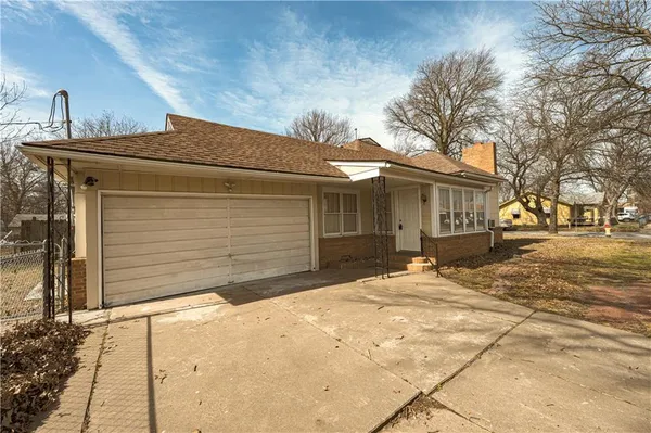 $69,500 | 1501 West 5th Street, Coffeyville, KS 67337