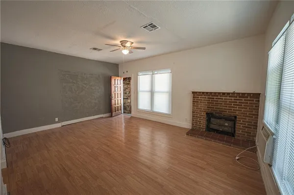 $69,500 | 1501 West 5th Street, Coffeyville, KS 67337