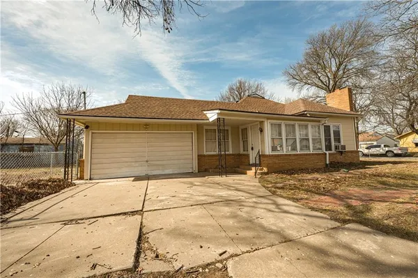 $69,500 | 1501 West 5th Street, Coffeyville, KS 67337