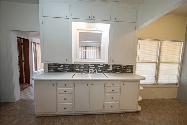 $69,500 | 1501 West 5th Street, Coffeyville, KS 67337