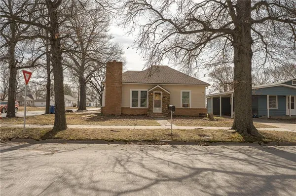 $69,500 | 1501 West 5th Street, Coffeyville, KS 67337