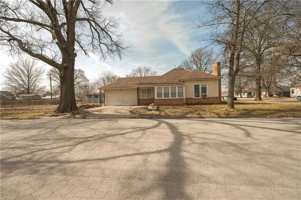 $69,500 | 1501 West 5th Street, Coffeyville, KS 67337