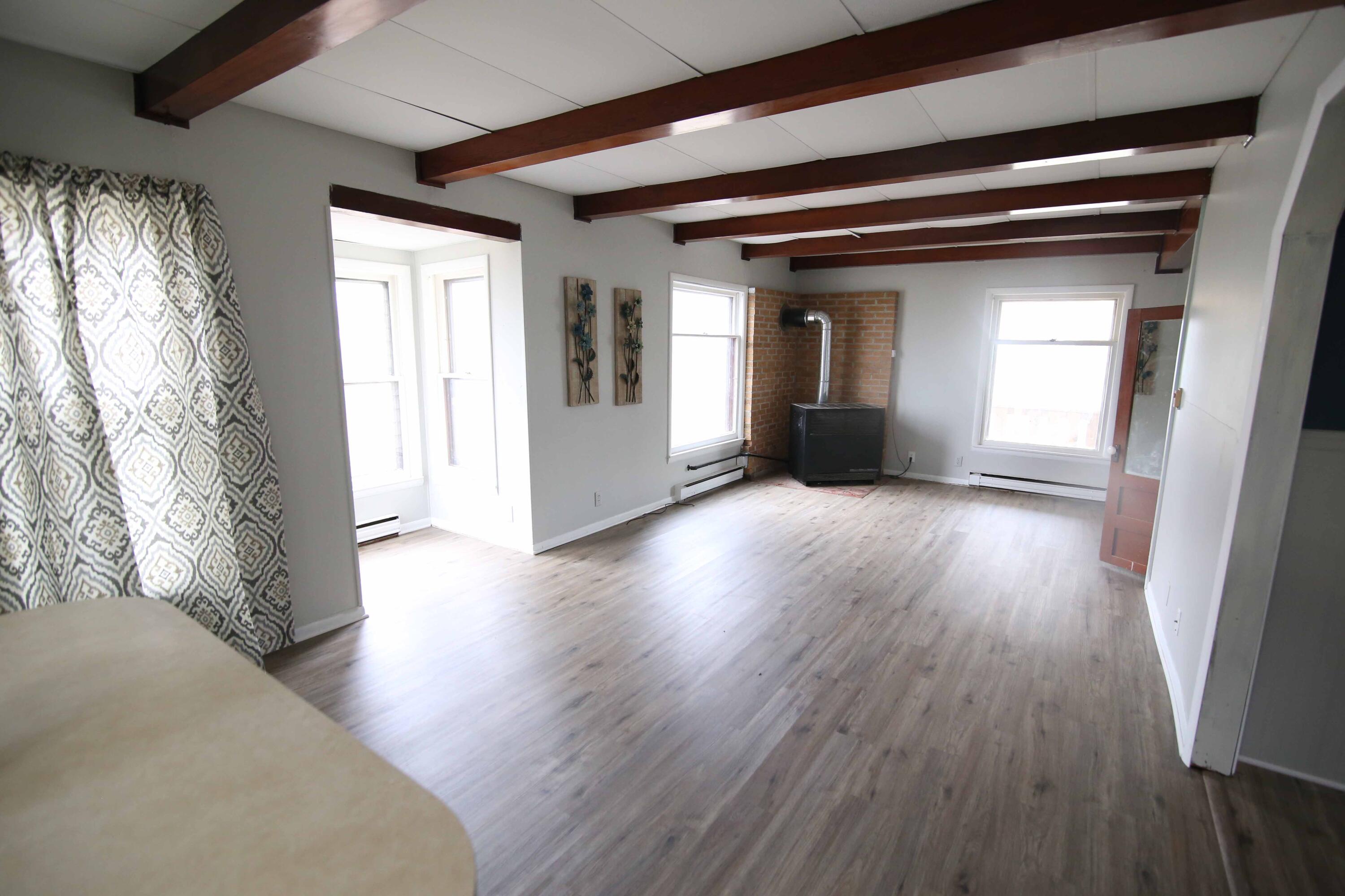 205 South Lincoln Avenue Three Rivers, MI 49093 - Photo 3 of 30 IMG_9517