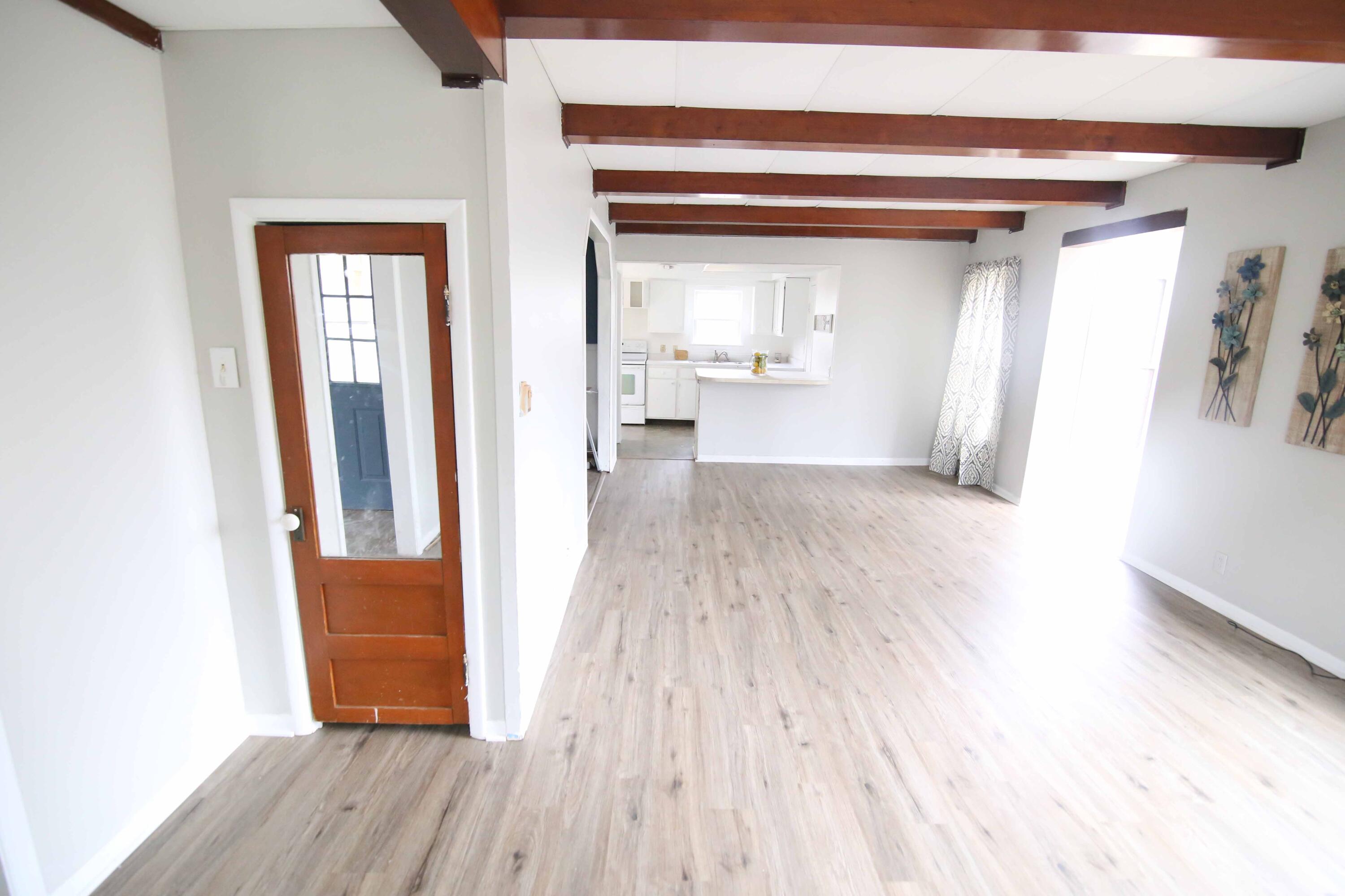 205 South Lincoln Avenue Three Rivers, MI 49093 - Photo 5 of 30 IMG_9544
