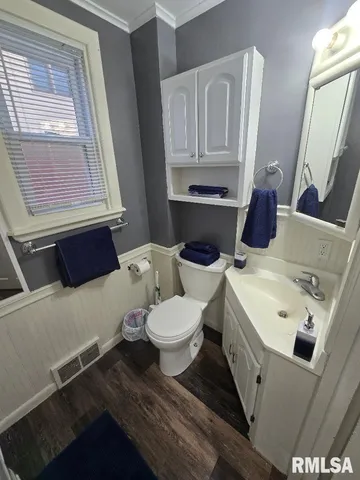 $139,900 | 418 19th Avenue North, Clinton, IA 52732