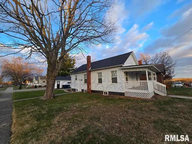 $139,900 | 418 19th Avenue North, Clinton, IA 52732