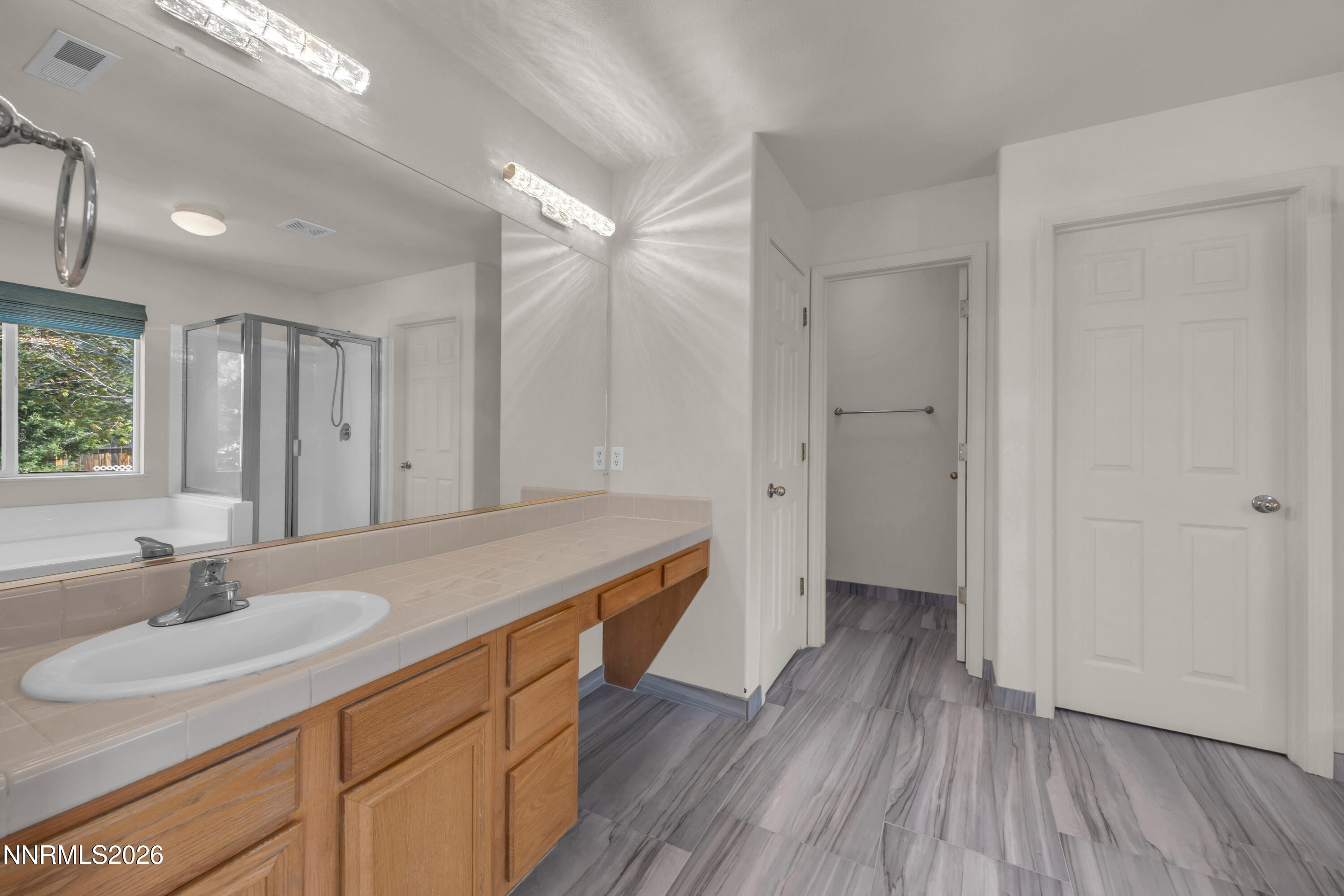 4065 Kings Row Reno, NV 89503 - Photo 21 of 41 34_img_0415