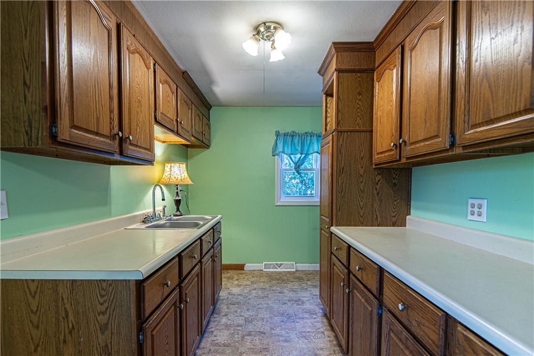 12 Bayberry Road Woonsocket, RI 02895 - Photo 11 of 45