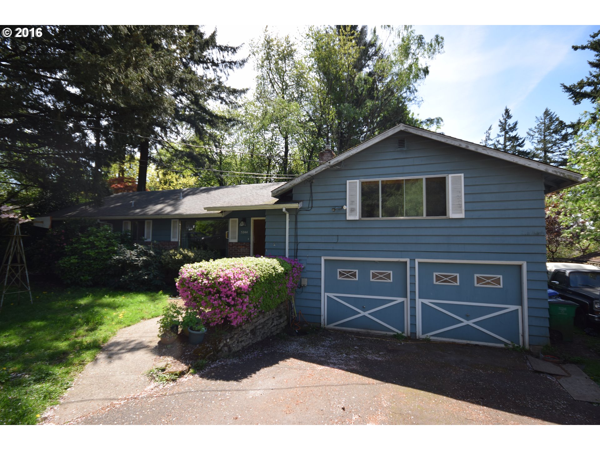 5244 Southwest Alfred Street Portland, OR 97219 - Photo 1 of 15 Gallery Image 1