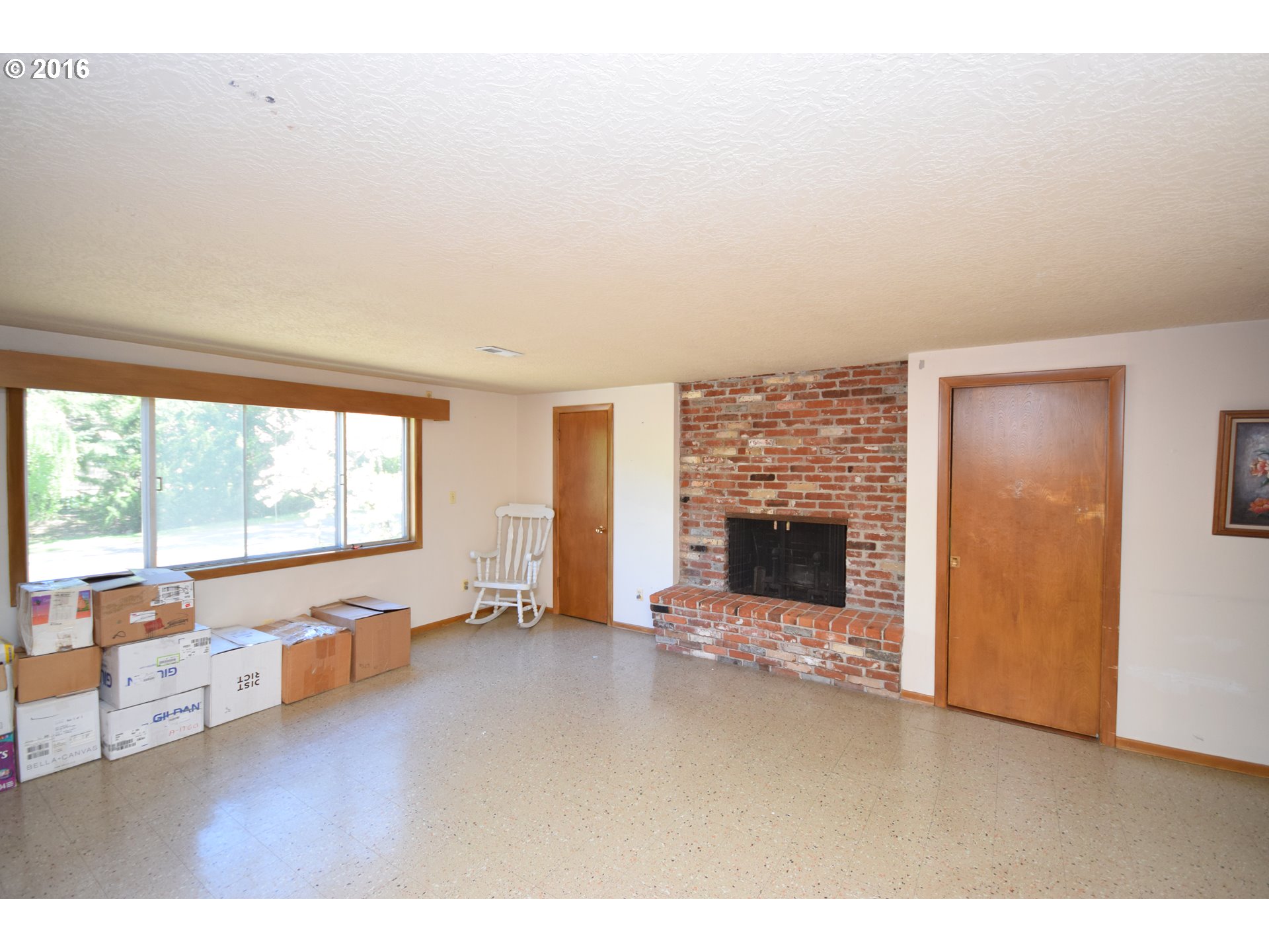 5244 Southwest Alfred Street Portland, OR 97219 - Photo 7 of 15 Gallery Image 7