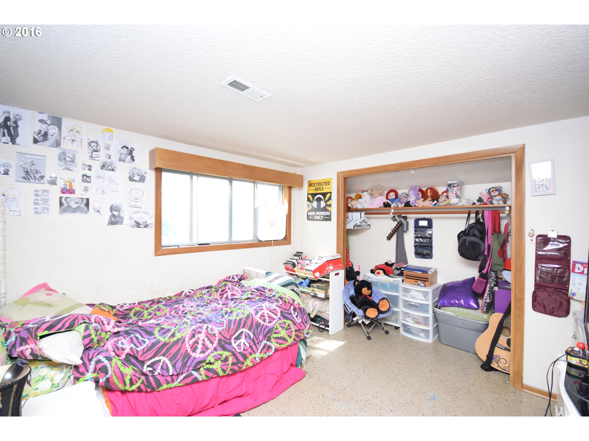 5244 Southwest Alfred Street Portland, OR 97219 - Photo 9 of 15 Gallery Image 9