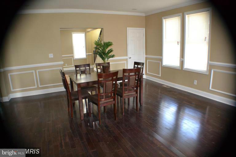 3223 Vickers Road Baltimore, MD 21216 - Photo 11 of 23 Dining Room